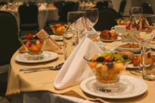 Can You Lose Weight While Eating Out?